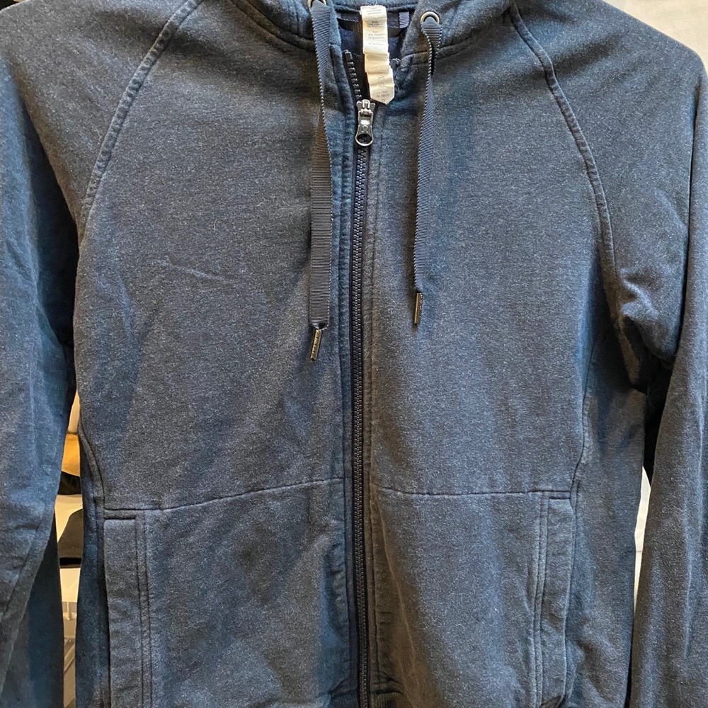 Lululemon lightweight hoodie 6 - Picture 3 of 4
